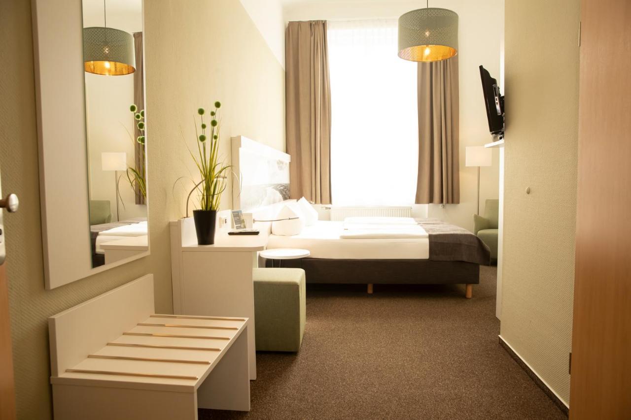 Hotel Am Schlosspark Güstrow Buitenkant foto
