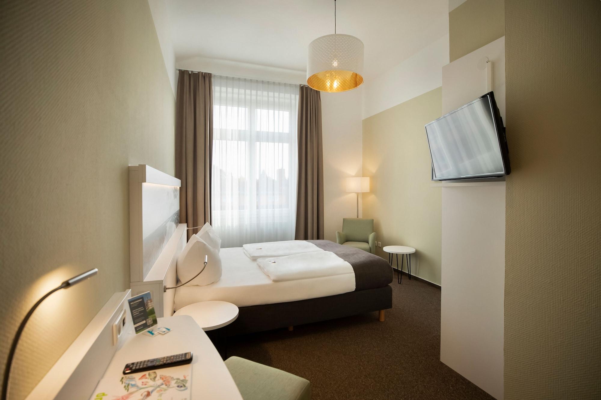 Hotel Am Schlosspark Güstrow Buitenkant foto