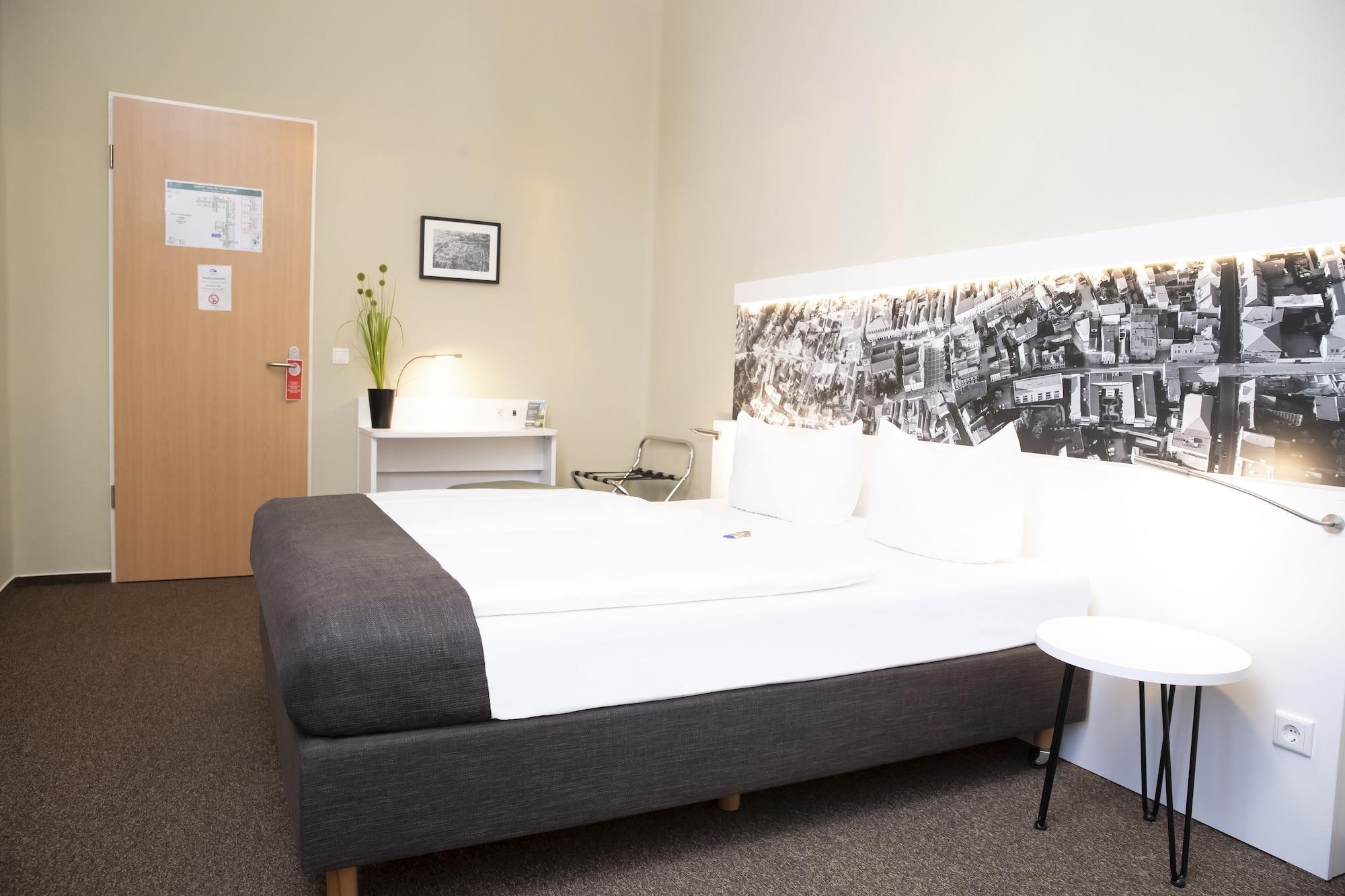 Hotel Am Schlosspark Güstrow Buitenkant foto