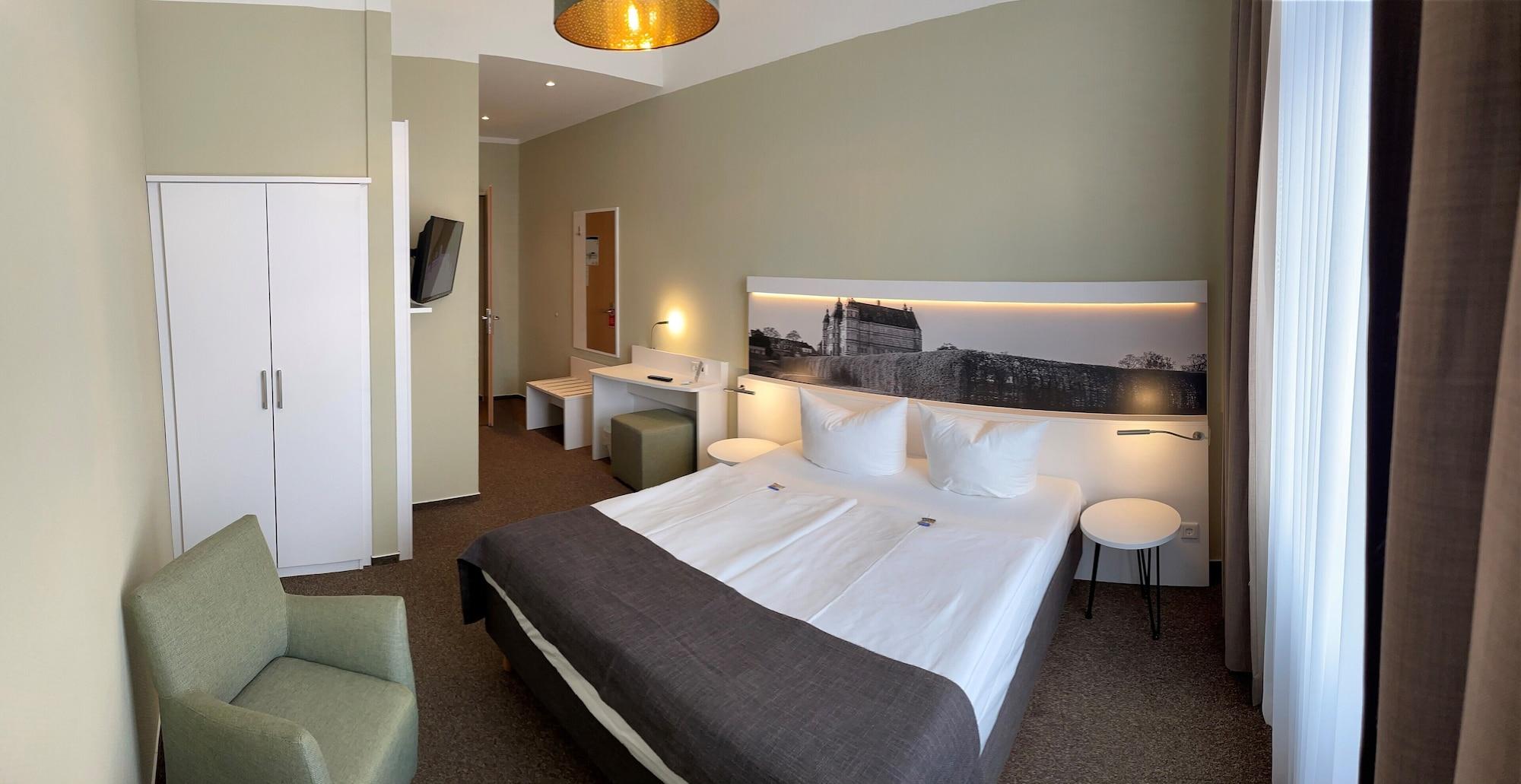 Hotel Am Schlosspark Güstrow Buitenkant foto