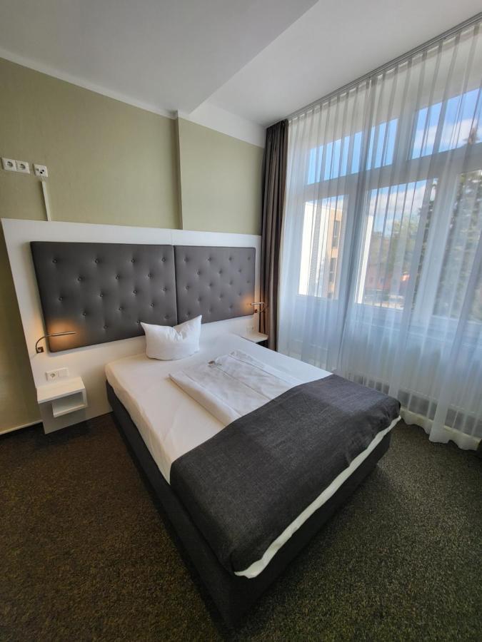 Hotel Am Schlosspark Güstrow Buitenkant foto