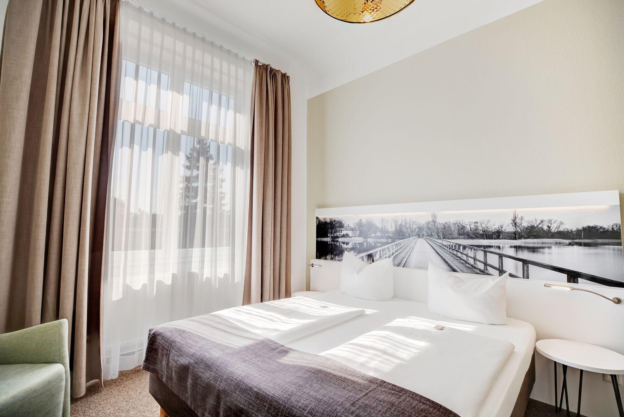 Hotel Am Schlosspark Güstrow Buitenkant foto
