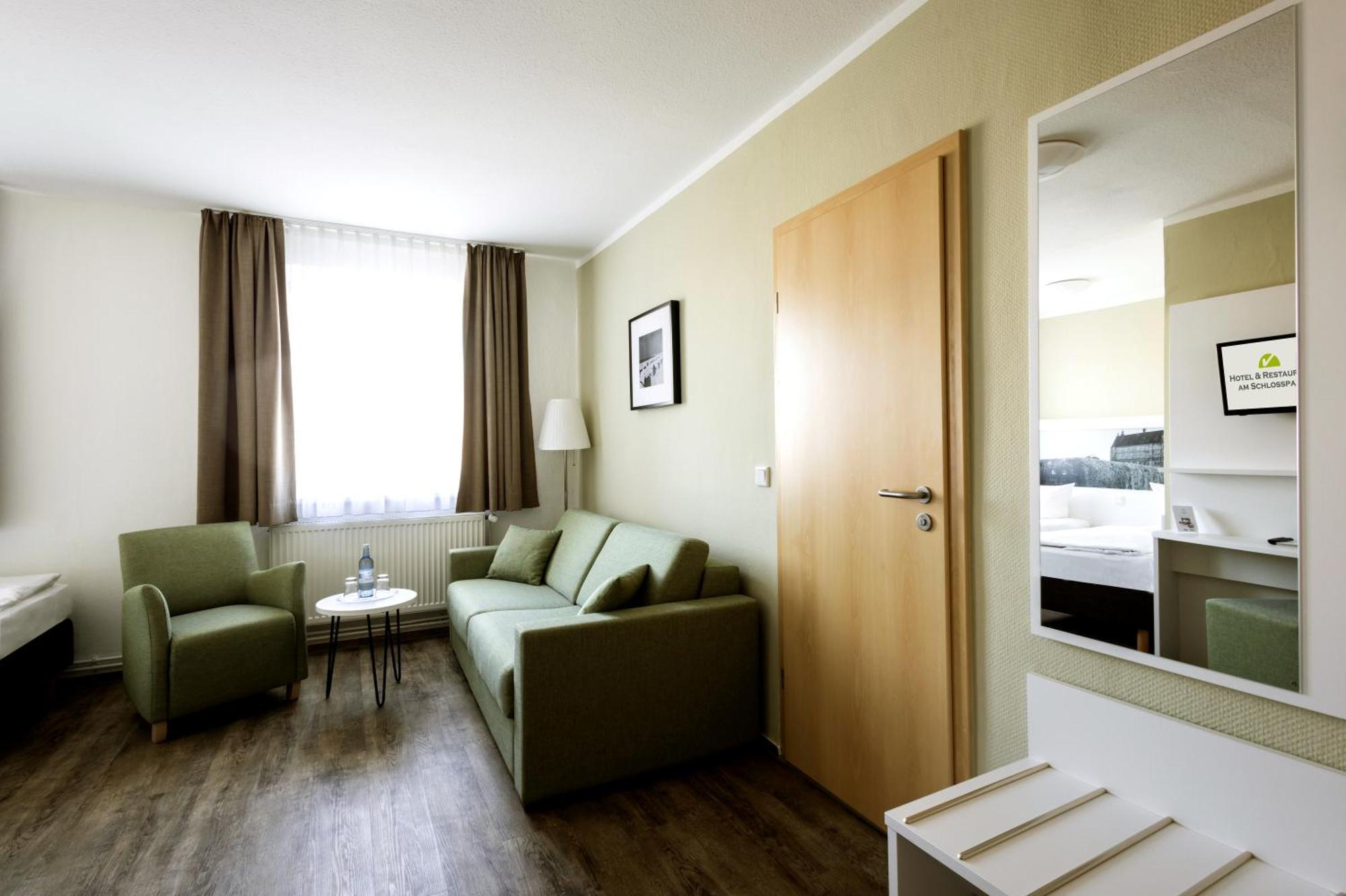Hotel Am Schlosspark Güstrow Buitenkant foto