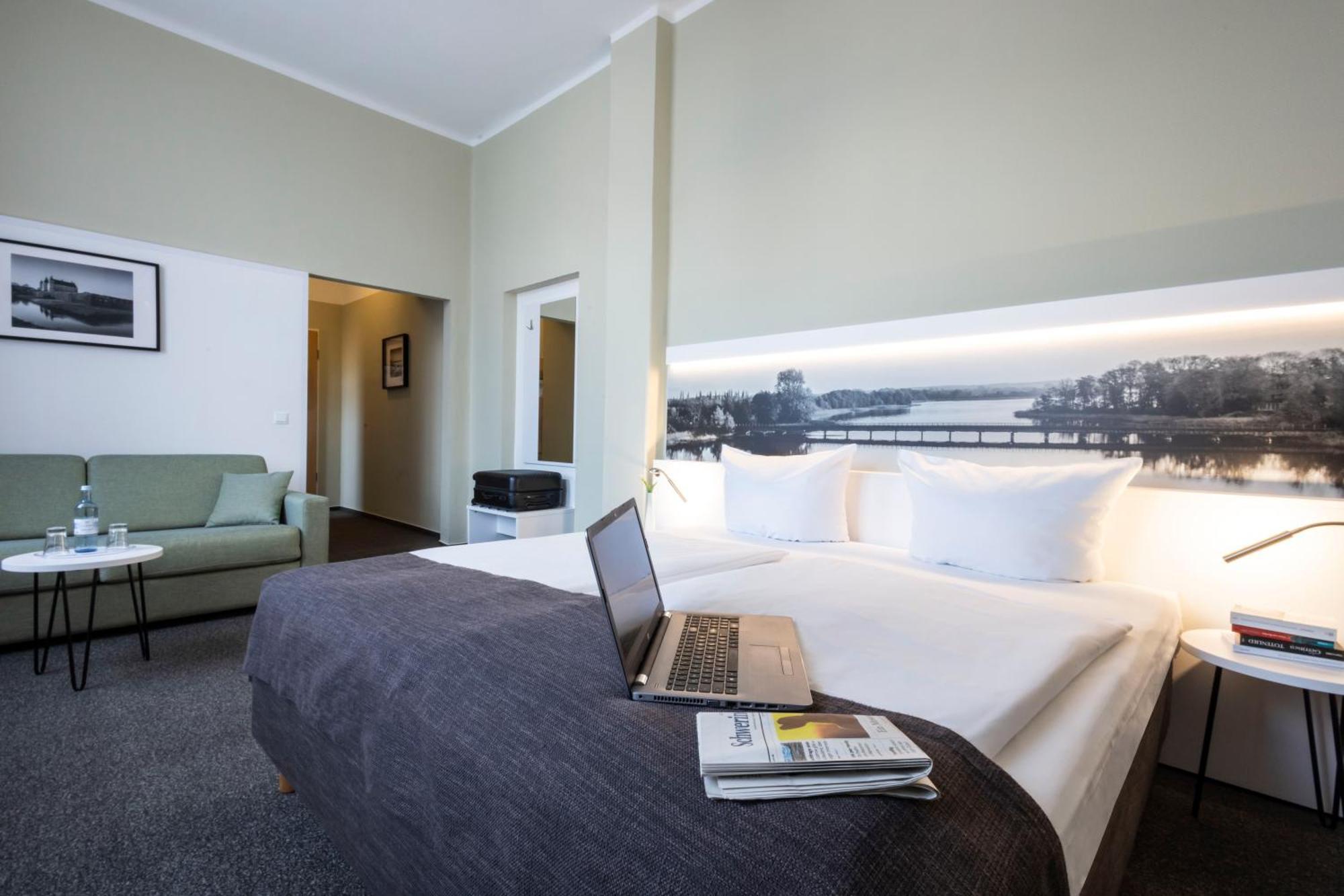 Hotel Am Schlosspark Güstrow Buitenkant foto