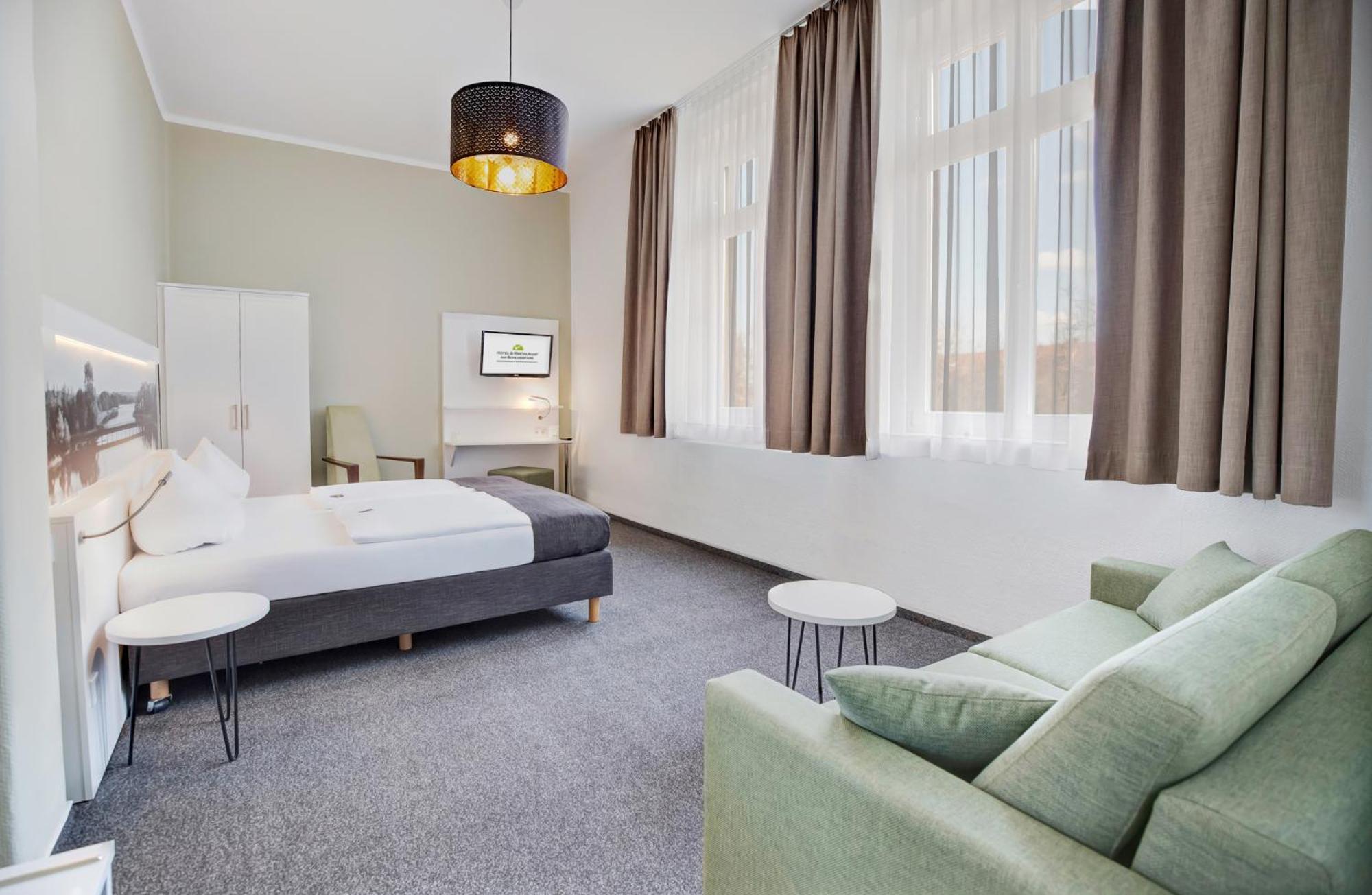 Hotel Am Schlosspark Güstrow Buitenkant foto